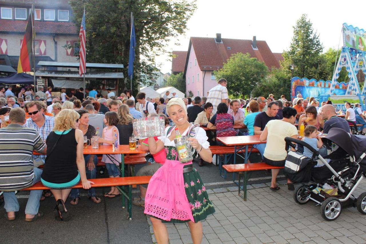Wirtshaus & Hotel Goldener Greif Edelsfeld Buitenkant foto